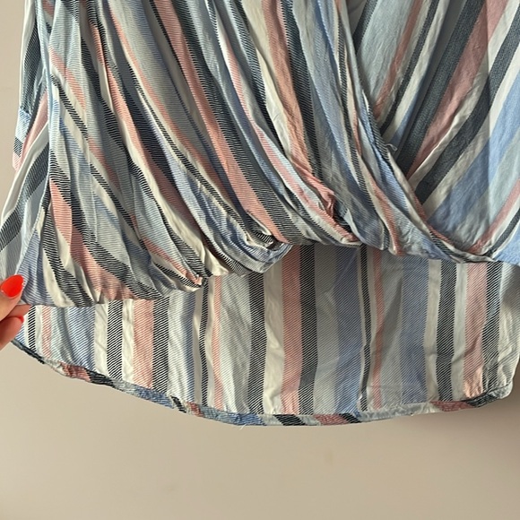 Colorful wrap blouse - Picture 3 of 3